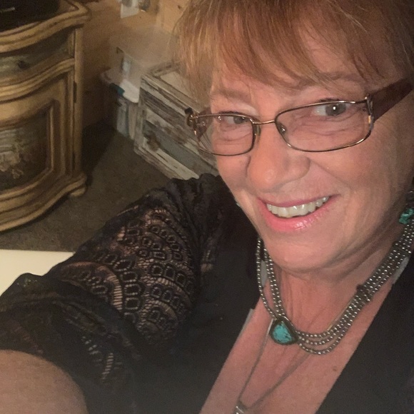 Hello I’m Chelle❤️ - Picture 1 of 3